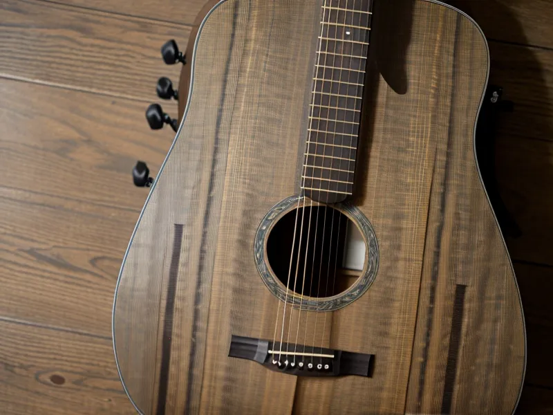 Yemas de los dedos marcadas al practicar acordes de guitarra, algo normal al aprender de adulto